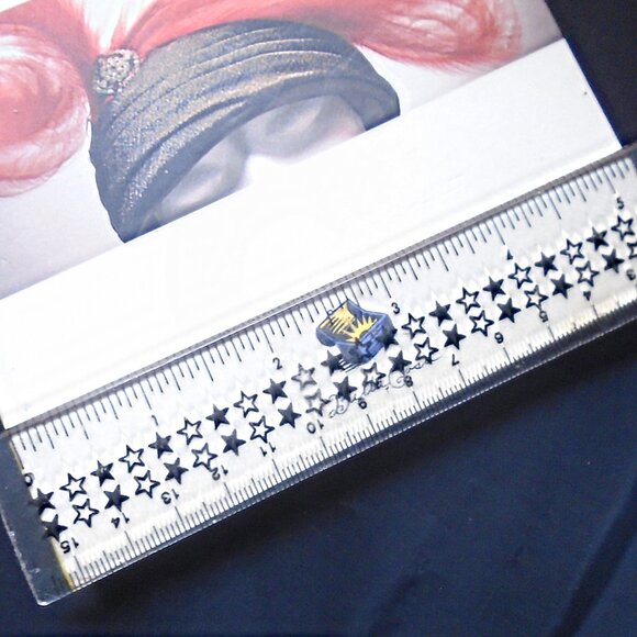 Women's Hat History & Valuable info in Fun Little Book about Hats - Picture 2 of 16